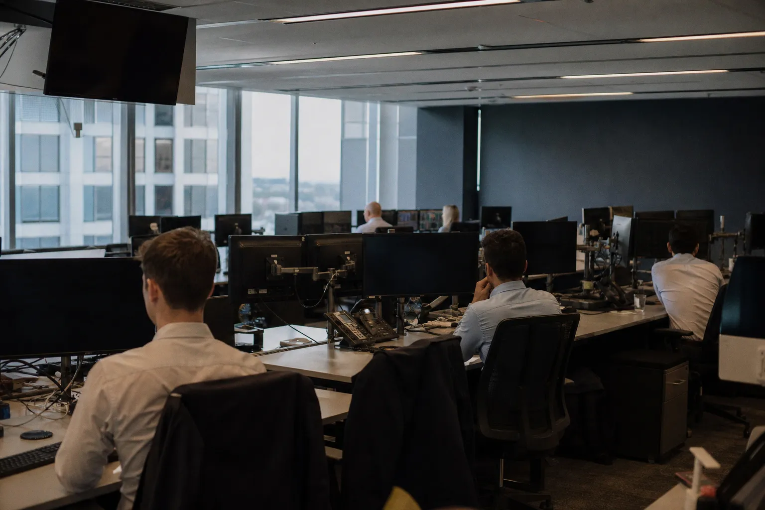 AI-Powered Trading Platforms Gain Momentum Across Leading Brokerages